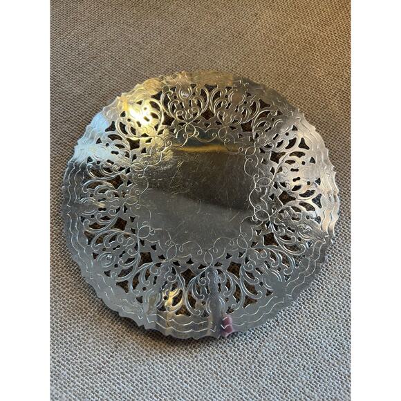 Vintage SILVERPLATE from Italy- Scalloped Edge Kitchen TRIVET - Picture 5 of 9